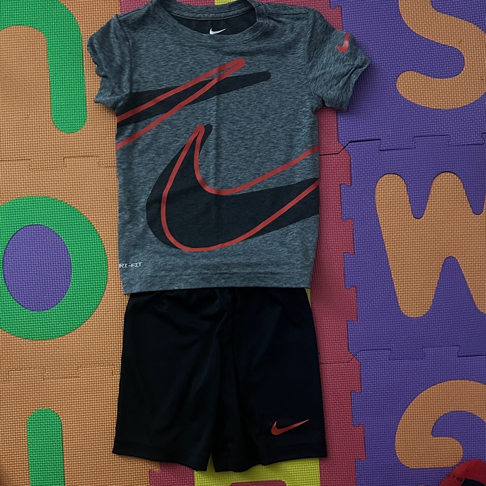 Nike Kids' Gray and Black Set with Red Accents 3-4 years xs